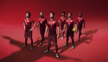 开云体育网址-【互动抽奖】粉丝现场参与赢取签名球衣，谁的签名球衣会升值