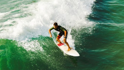 开云体育网址-“黄金一代”欧冠传说：那些永恒的辉煌时刻，欧冠经典